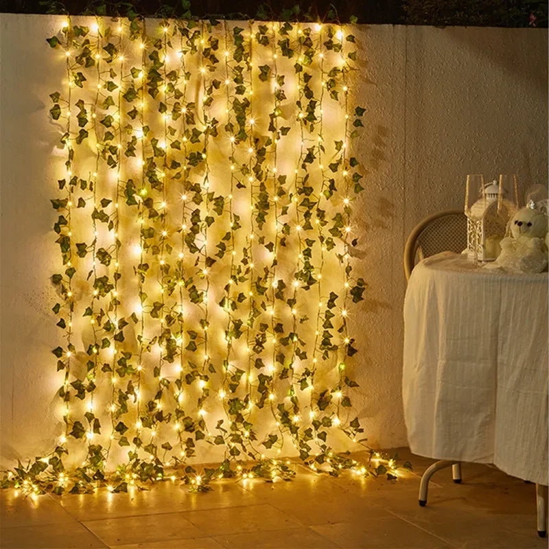 Guirnalda de Luces LED con Hojas Verdes – Enredadera Decorativa a Pilas para Navidad, Bodas y Hogar