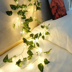 Guirnalda de Luces LED con Hojas Verdes – Enredadera Decorativa a Pilas para Navidad, Bodas y Hogar