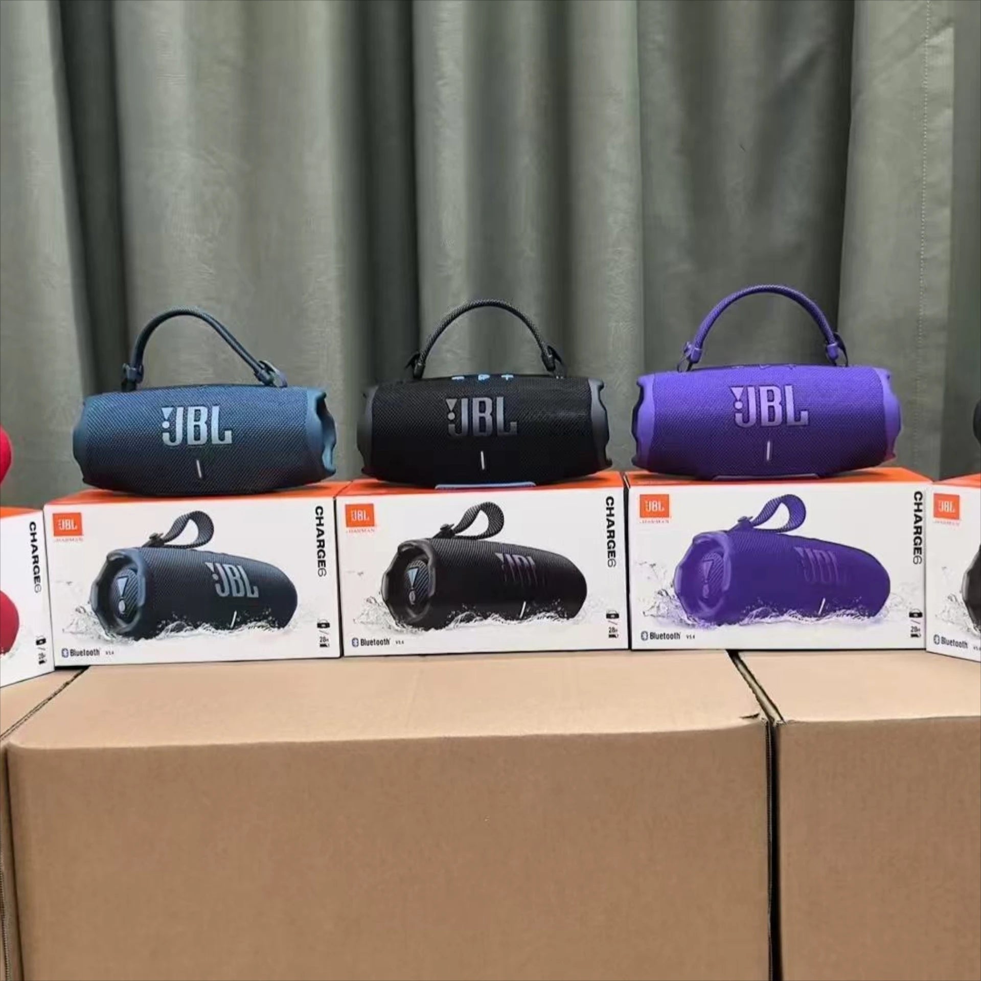 Bocina JBL Charge 6 Bluetooth | Sonido Estéreo con Bajos Potentes, Resistente al Agua IPX7, Portátil para Exteriores