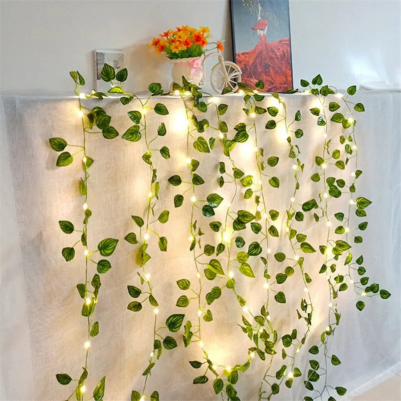 Guirnalda de Luces LED con Hojas Verdes – Enredadera Decorativa a Pilas para Navidad, Bodas y Hogar