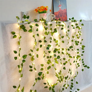 Guirnalda de Luces LED con Hojas Verdes – Enredadera Decorativa a Pilas para Navidad, Bodas y Hogar