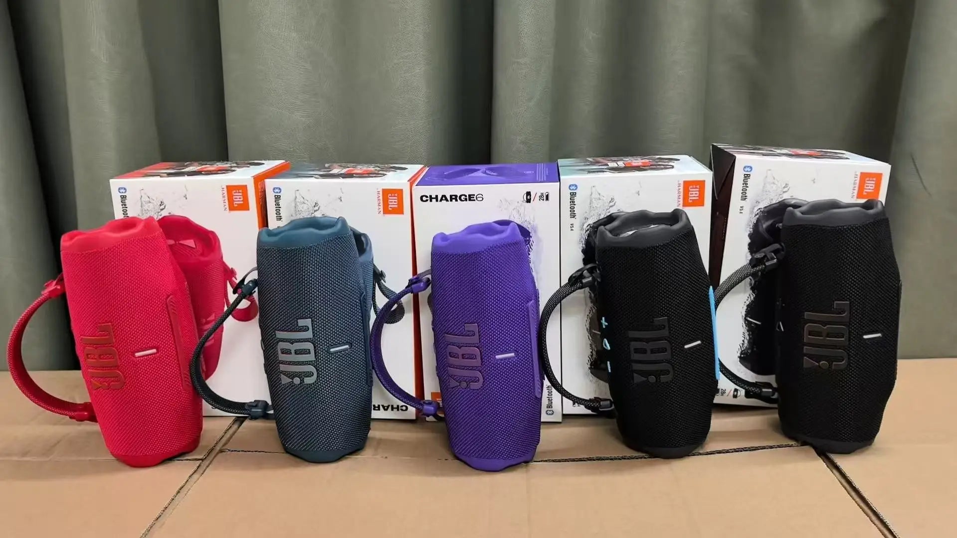 Bocina JBL Charge 6 Bluetooth | Sonido Estéreo con Bajos Potentes, Resistente al Agua IPX7, Portátil para Exteriores