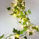 Guirnalda de Luces LED con Hojas Verdes – Enredadera Decorativa a Pilas para Navidad, Bodas y Hogar
