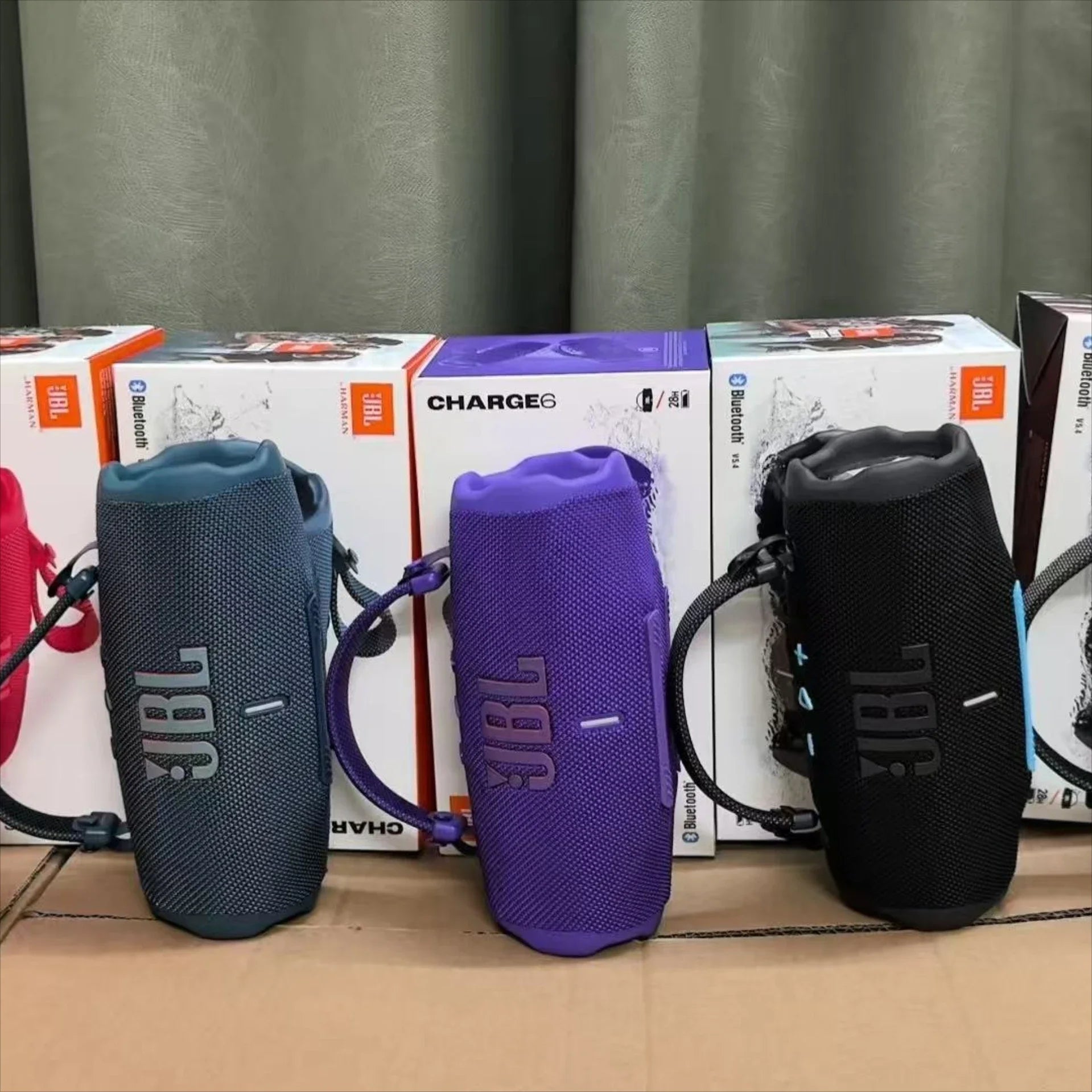 Bocina JBL Charge 6 Bluetooth | Sonido Estéreo con Bajos Potentes, Resistente al Agua IPX7, Portátil para Exteriores
